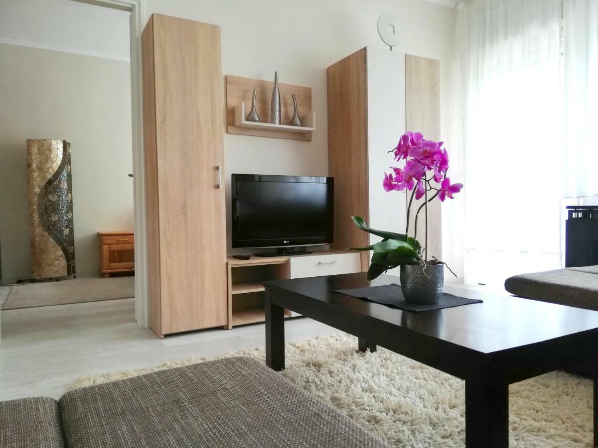 Strandfuerdo Apartman Eger Exterior photo