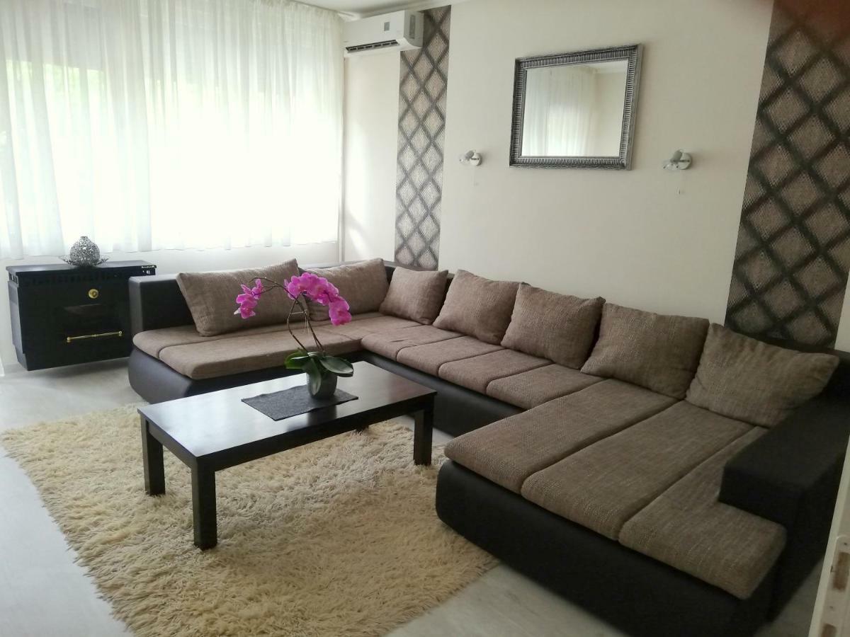 Strandfuerdo Apartman Eger Exterior photo